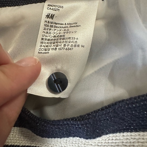NWOT H&M striped navy blue and white mini skirt - zipper back size 10 - Picture 7 of 7